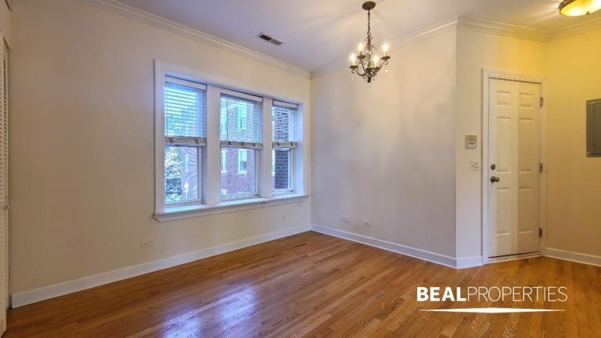 Foto principal - 2 bedroom in CHICAGO IL 60657