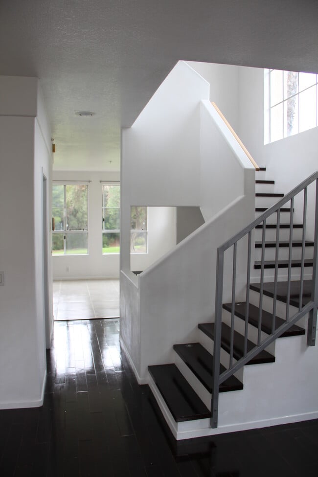 Hallway from Den to Living (level 2) - 5401 Marine Ave