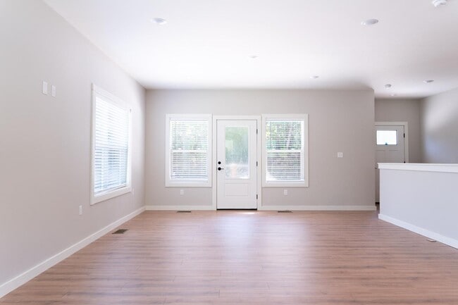 Foto del edificio - 406 Hideaway Ridge Cir