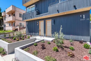 Foto del edificio - 4333 Dixie Canyon Ave