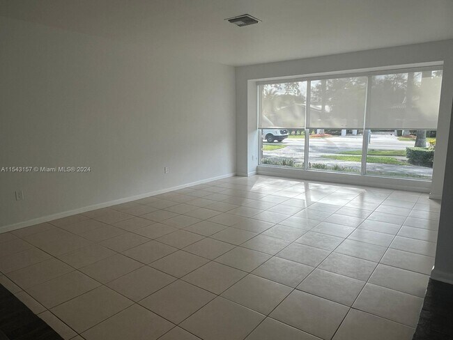 Foto del edificio - 11205 SW 72nd Ave