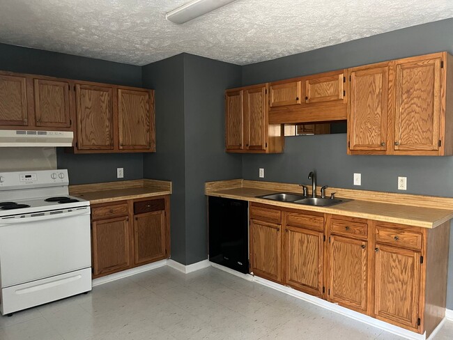 Building Photo - 2 bd/ 2 ba apartment