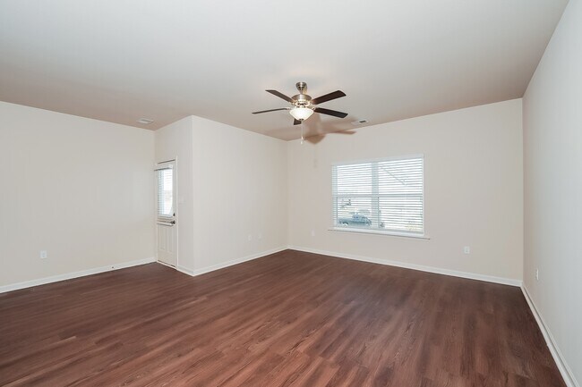 Foto del edificio - 8096 Hagood St