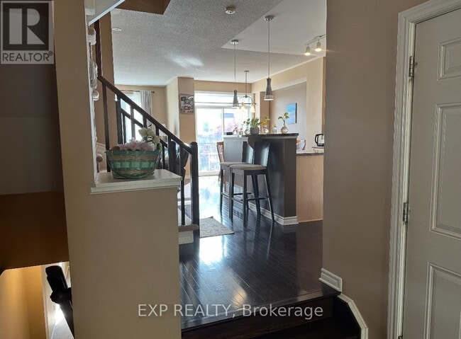 Building Photo - 94 Selhurst Ave