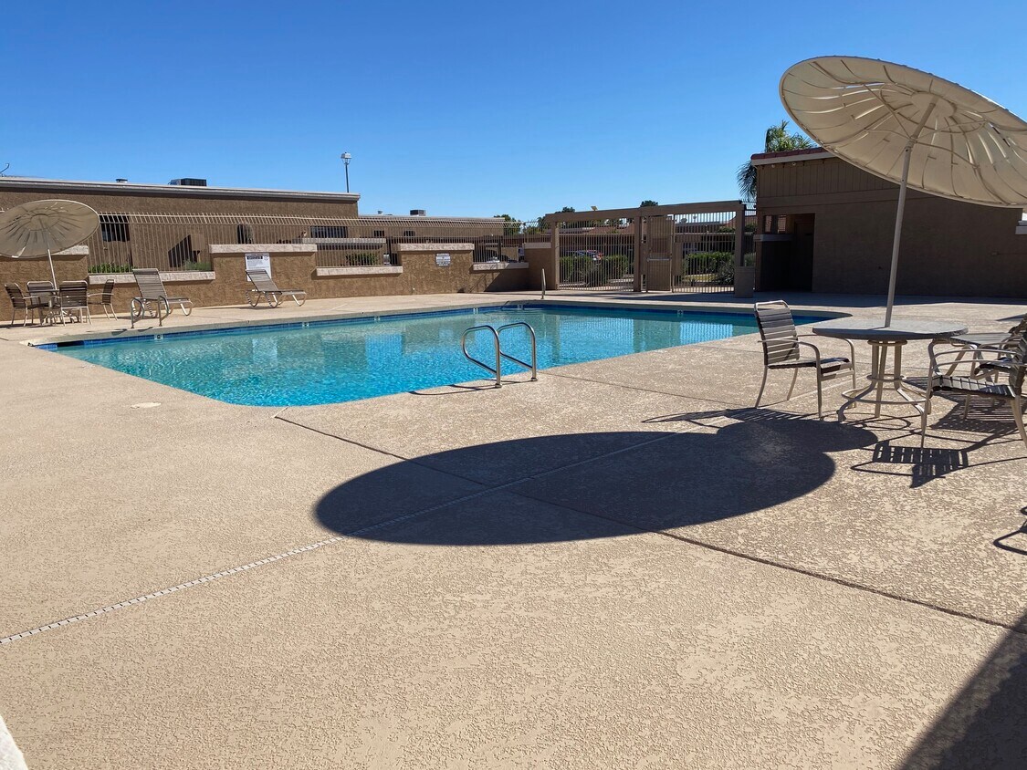 521 W Hononegh Dr Unit 8, Phoenix, AZ 85027 Condo for Rent in