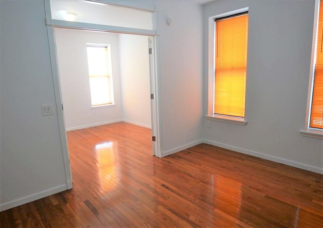 Primary Photo - 275 W 150th St