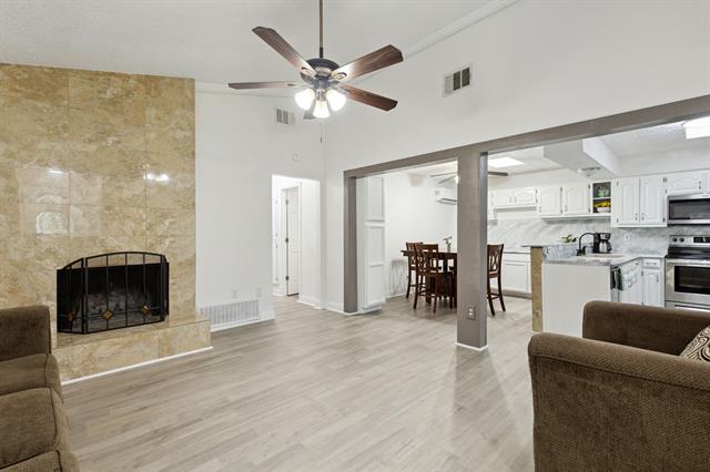 Foto del edificio - 5205 Shoregate Dr