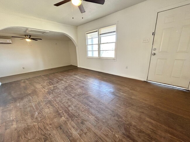 Building Photo - 2803 2nd St