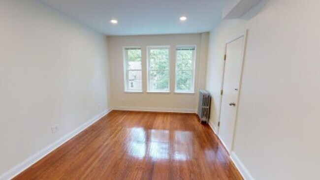 Photo - Brighton 1 bedroom apartment - Available now