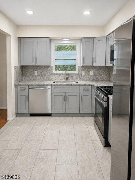 Foto del edificio - 920 Everts Ave
