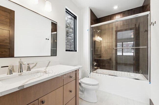 Foto del edificio - 317 Akers Ln