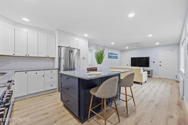 Building Photo - Renovated 2BR Condo