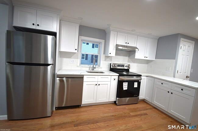 Building Photo - 17 Railroad Ave