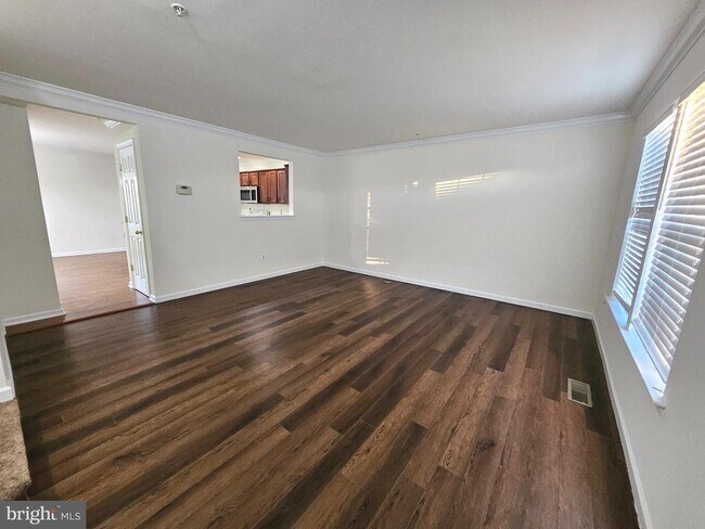 Building Photo - 261 Thomas Harmon Dr