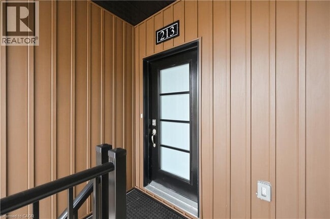 Building Photo - 6591 Montrose Rd