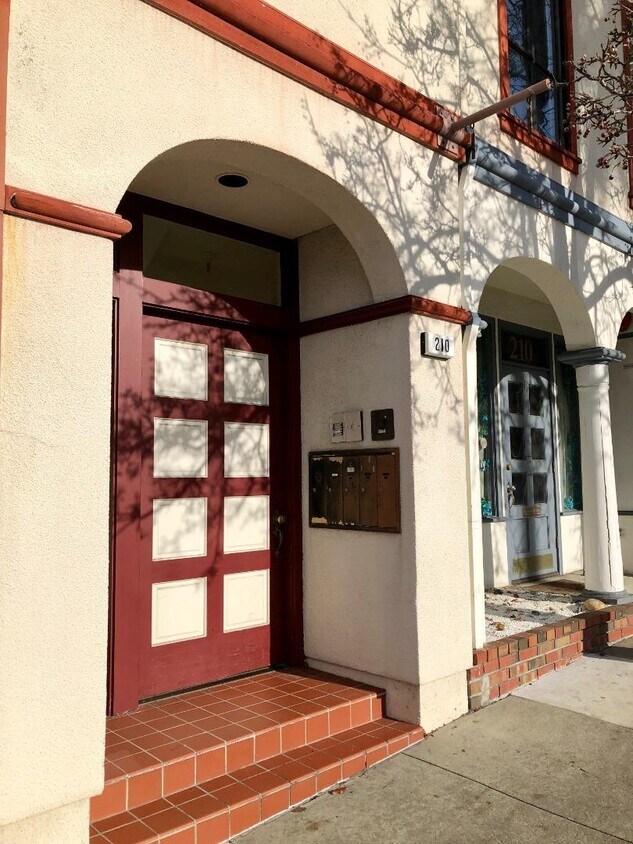 210 Broadway, Millbrae, CA 94030 Condo for Rent in Millbrae, CA