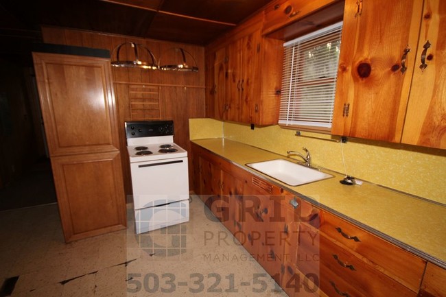 Foto del edificio - 18108 NE Cole Witter Rd