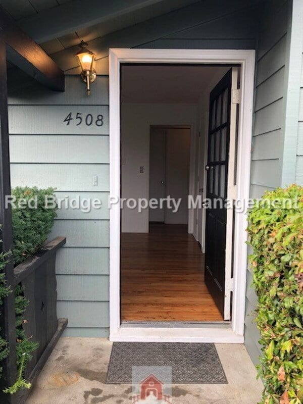 Photo - 4508 NE Killingsworth St Apartment