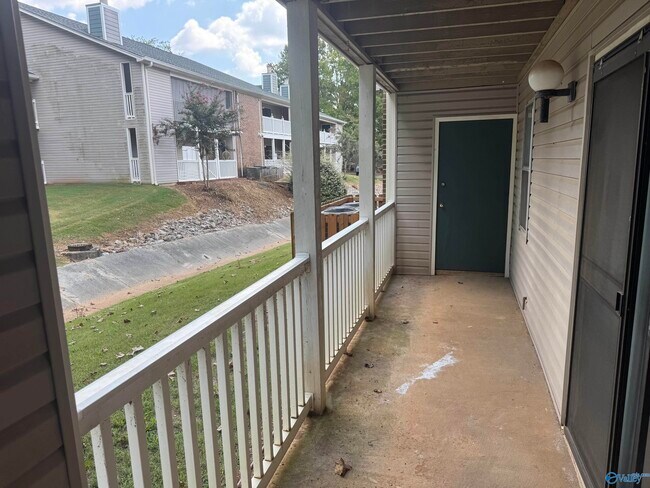Building Photo - 6622 Willow Pointe Dr NW