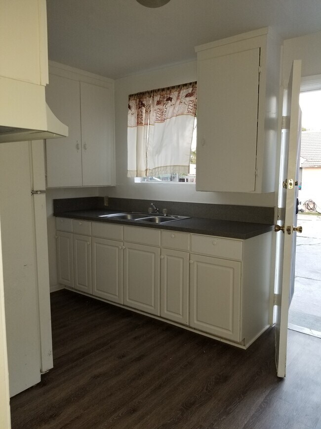 Building Photo - 1237 Massachusetts Ave