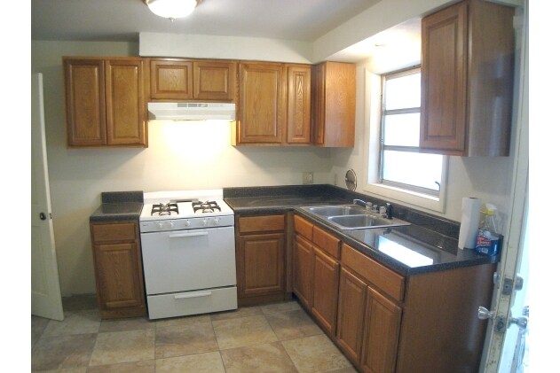 Foto del interior - 1702-1704 Davis Ave