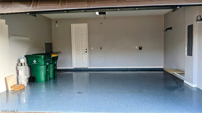 Building Photo - 5475 Useppa Dr