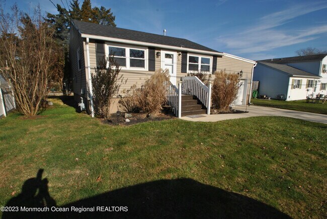 Foto del edificio - 75 Illinois Ave