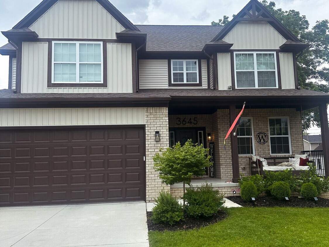 Primary Photo - 4 Bedroom Single Family Home in Rochester