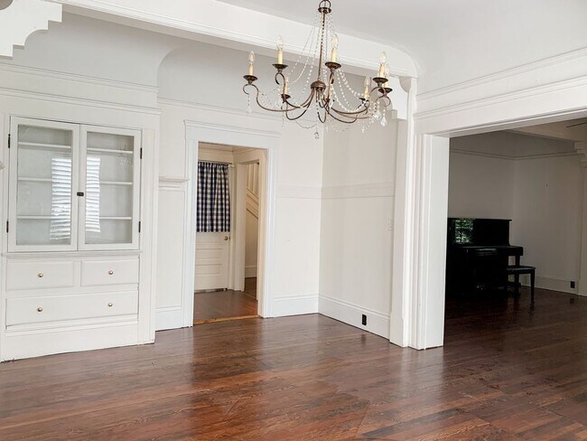 Foto del edificio - 107 Wilder Ave