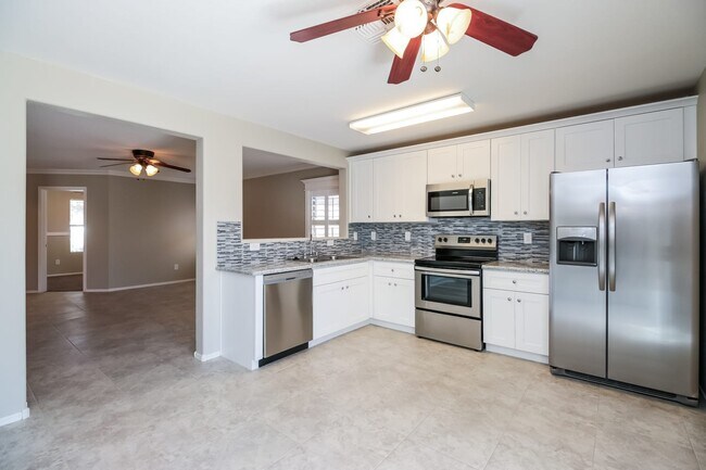 Building Photo - 2827 W Yellow Peak Dr