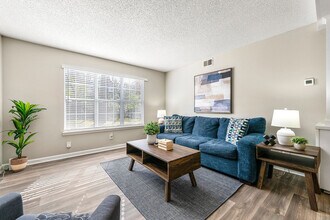 Building Photo - 987 Collier Rd NW