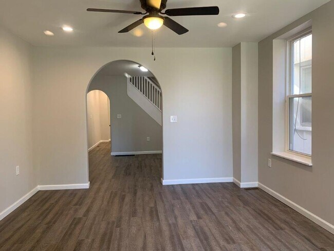 Foto del edificio - Welcome to this charming 2-bedroom, 1-bath...