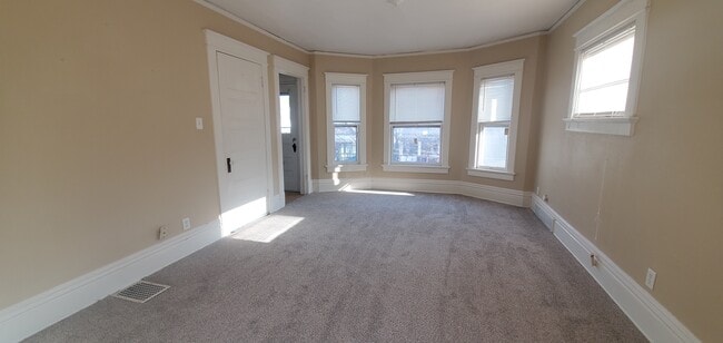 Building Photo - 1457 S 74th St