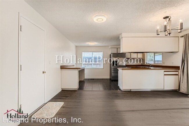 Building Photo - 3 br, 2 bath House - 5322 SE Golden Rd