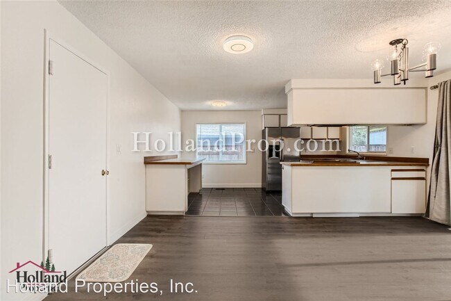 Foto del edificio - 3 br, 2 bath House - 5322 SE Golden Rd