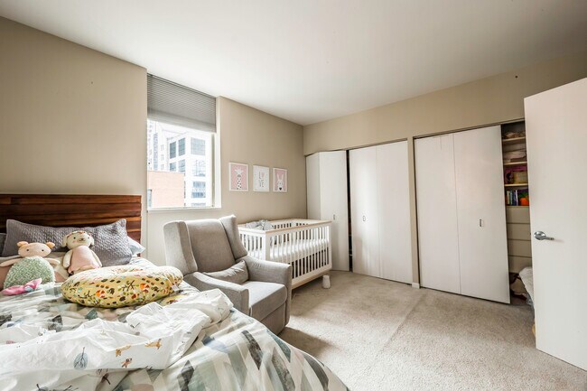 Building Photo - 21 W Chestnut St