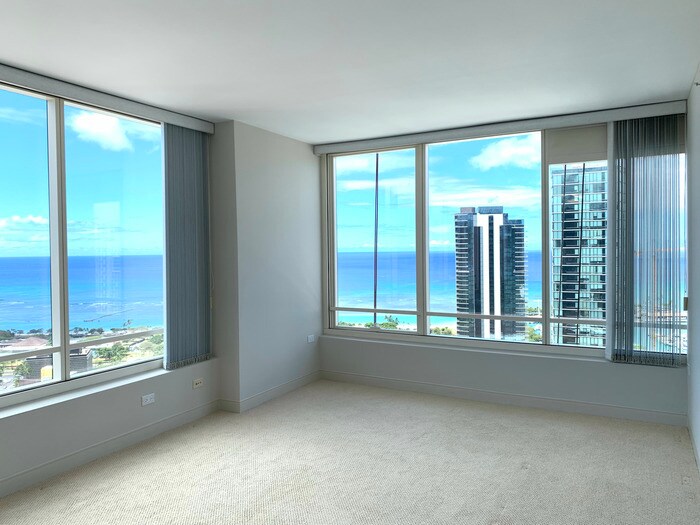 Primary Photo - 2 Bed/2 Bath/2 Parking with a wrap around ...