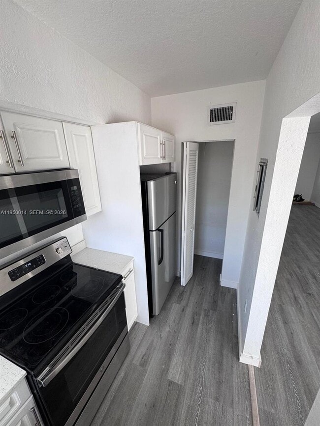 Building Photo - 8463 NW 4th Ct