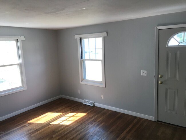 Foto del edificio - 3 bed / 1 bath, North side single family r...