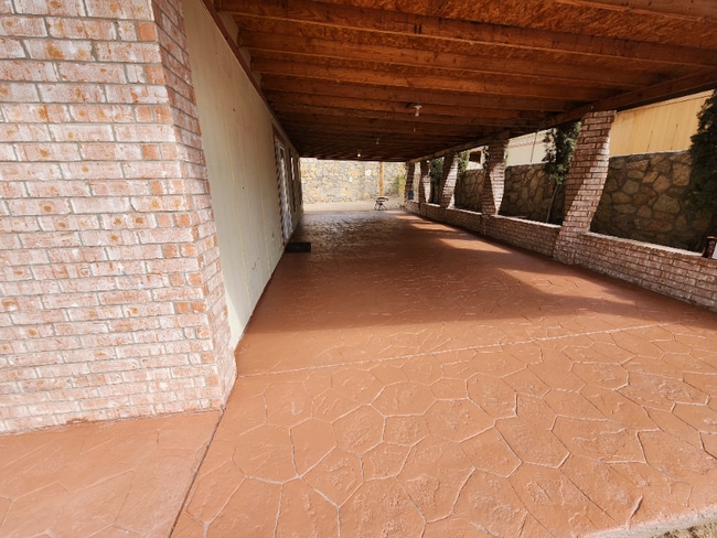 Foto del edificio - 437 Sunset Hills Dr