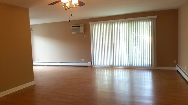 Foto del edificio - 10440 Mason Ave