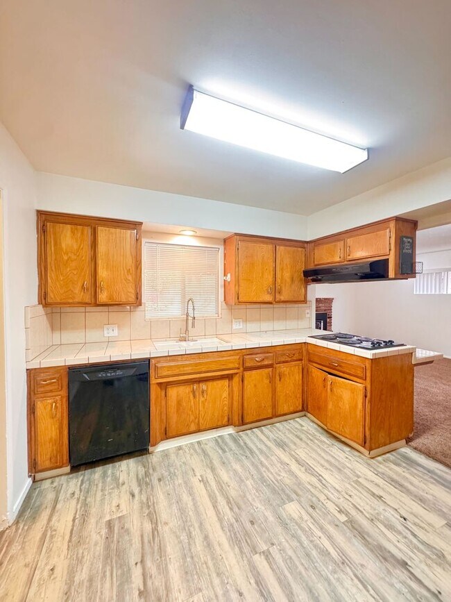 Foto del edificio - House for Rent!