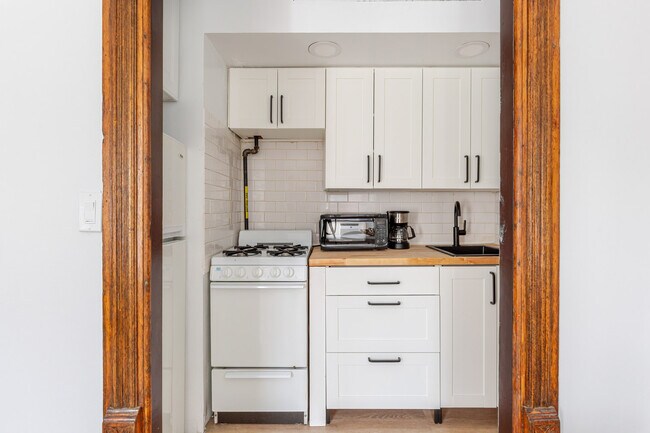 Foto del edificio - 177 Waverly Pl
