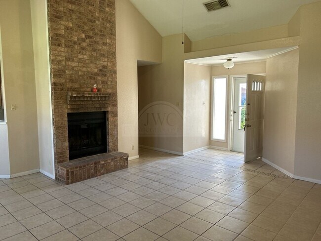 Foto del edificio - 101 Nancy Dr