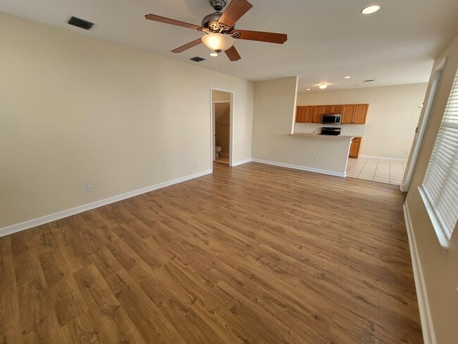 Foto del edificio - 4061 Shady View Ln