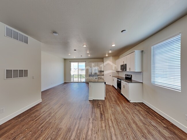 Building Photo - 3351 S 2580 W