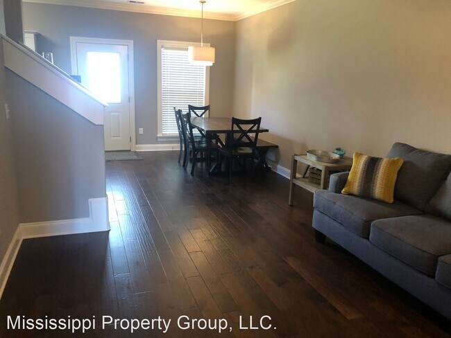 Building Photo - 4 br, 4.5 bath House - 442 Walker Circle