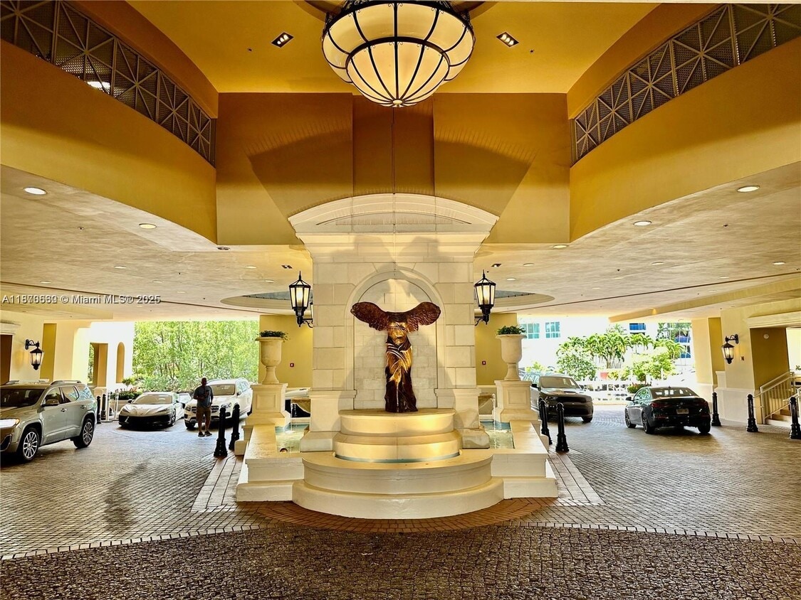 Foto principal - 150 Sunny Isles Blvd