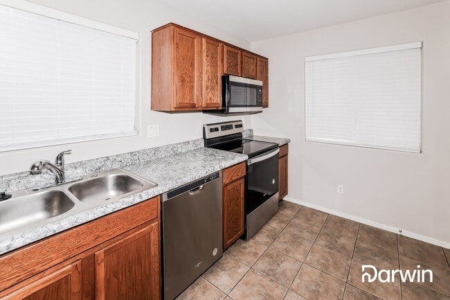 Building Photo - 5720 S 16TH LN, Phoenix, AZ 85041