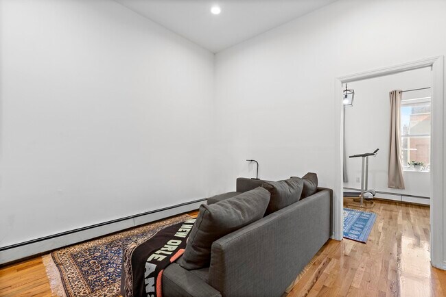 Building Photo - 57 St Pauls Ave
